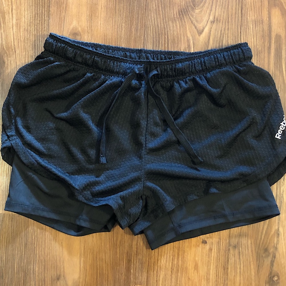 Running shorts with lining